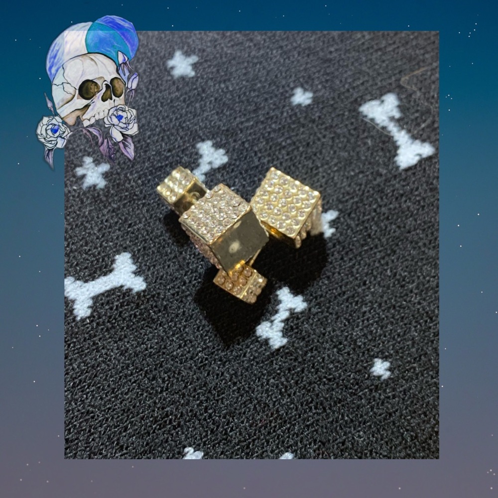 💀Cube Earrings